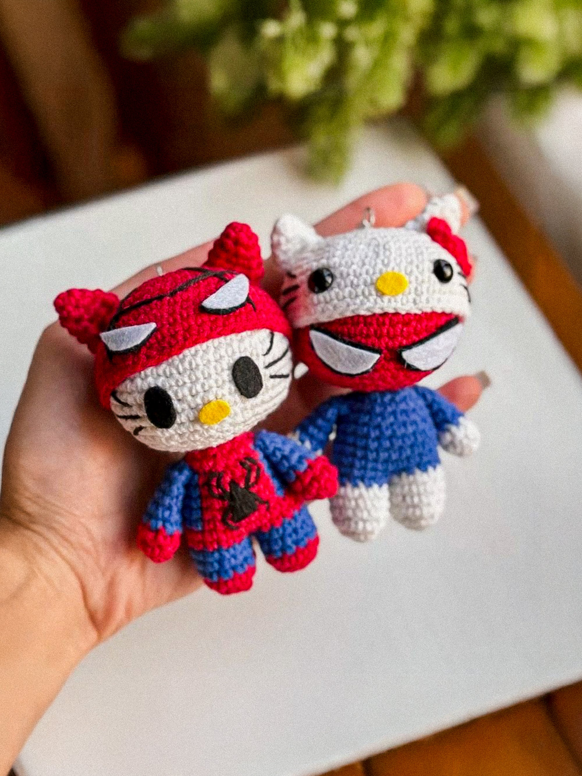 LLAVEROS KITTY & SPIDERMAN